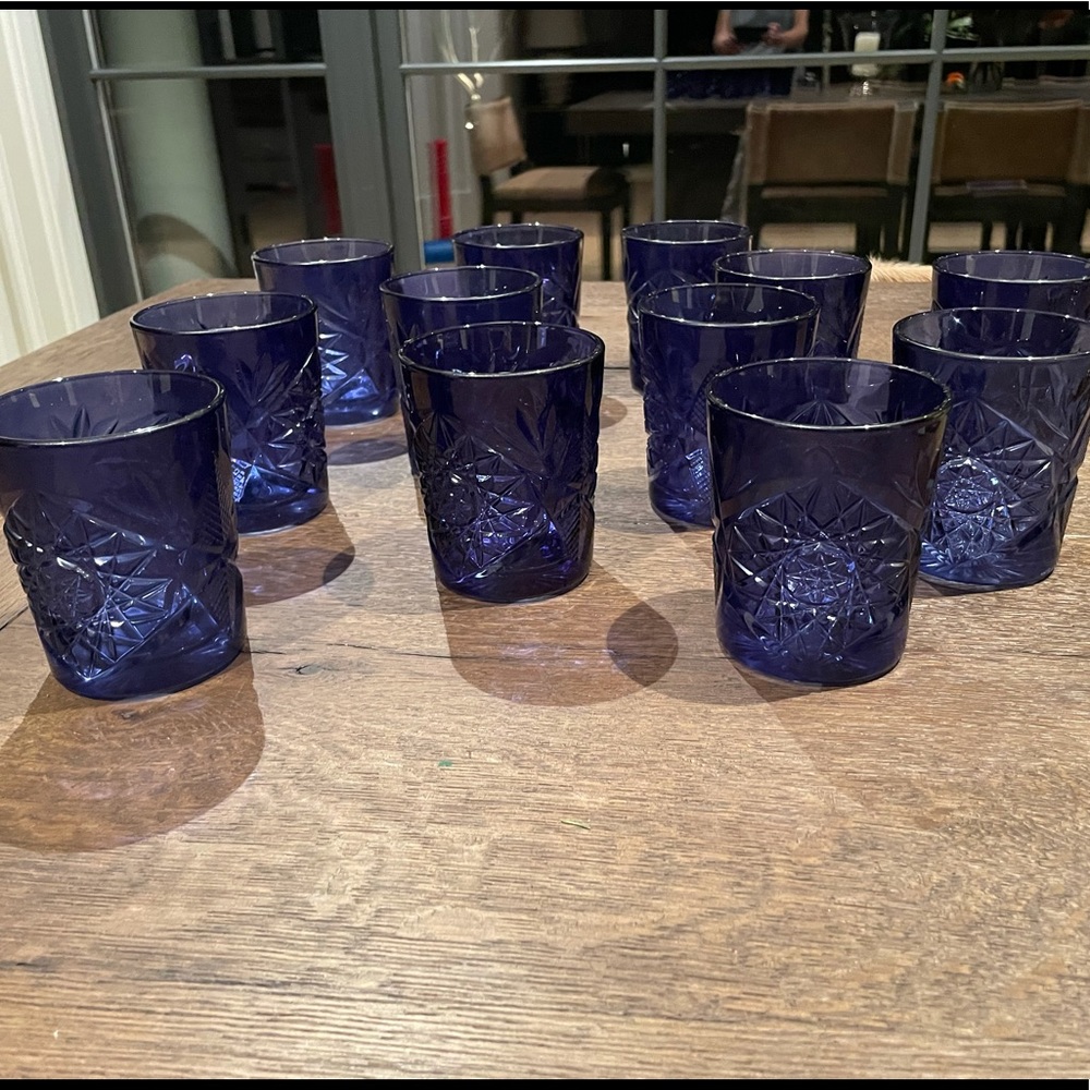 Blue glass drinking glass tumblers